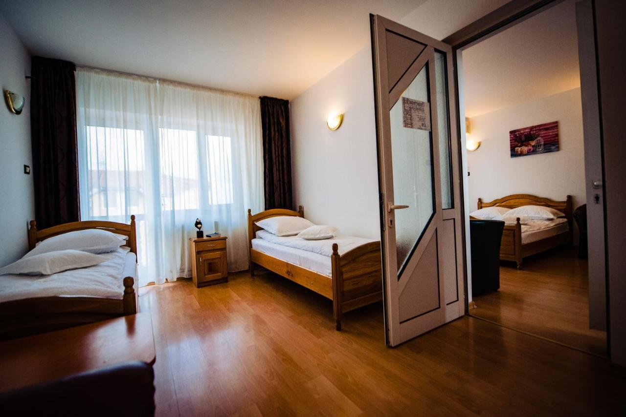 Pensiune Roua 2 Arad Exterior foto